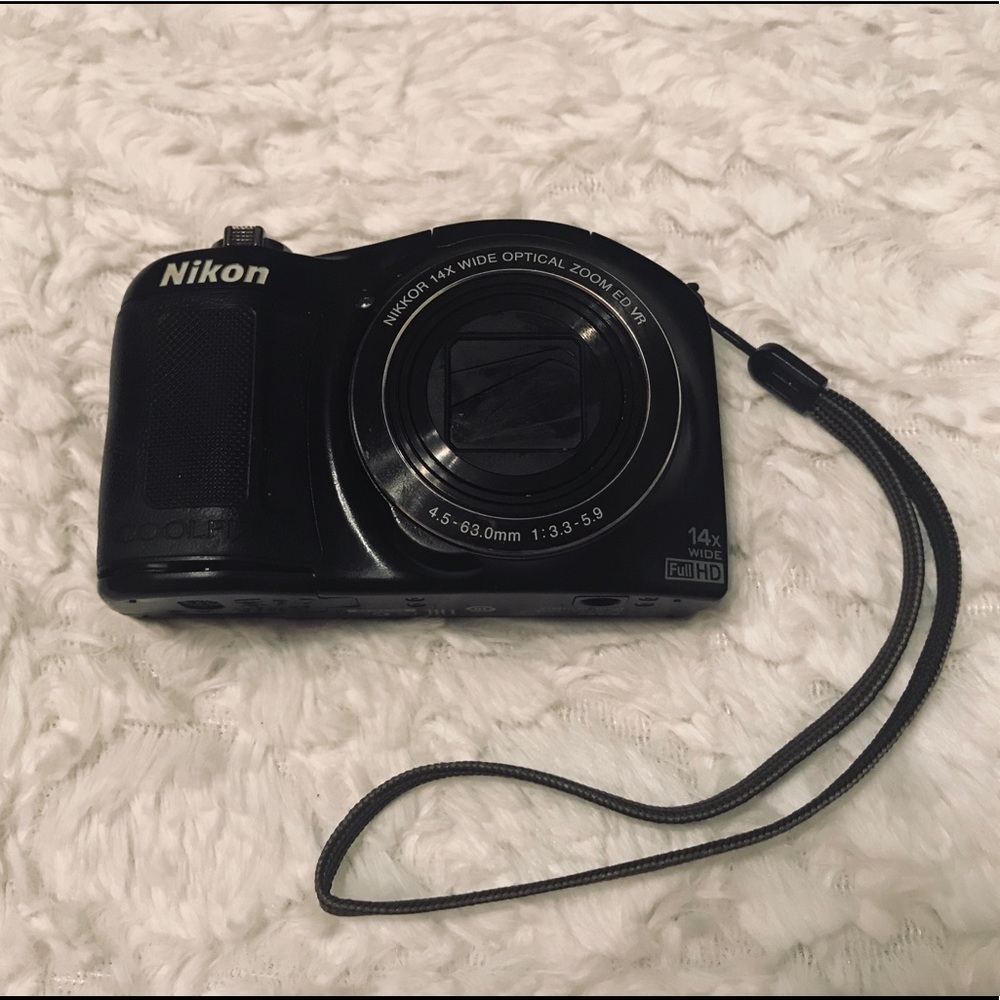 NIKON COOLPIX L620 Camera